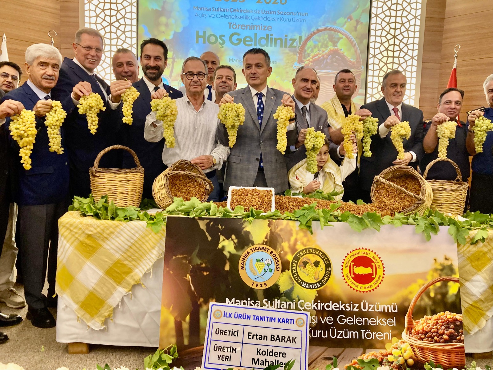 Manisa’nın ilk erkenci kuru üzümü Kahraman itfaiyeci Koldereli Ertan Barak’tan…