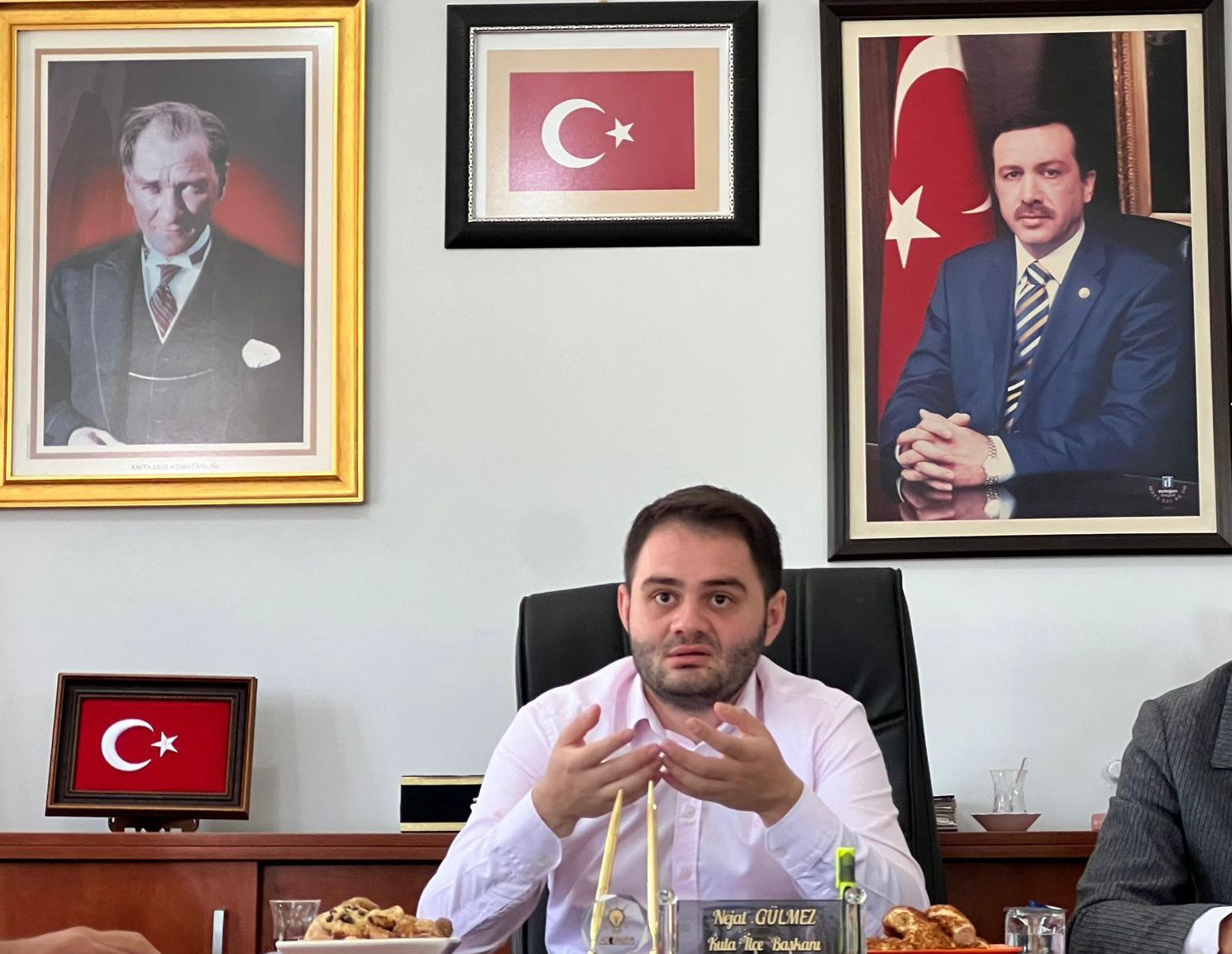 Yenilmez’den CHP’ye sert sözler: Telefonlarını alsanız Gördes’ten Köprübaşı’na gidemezler