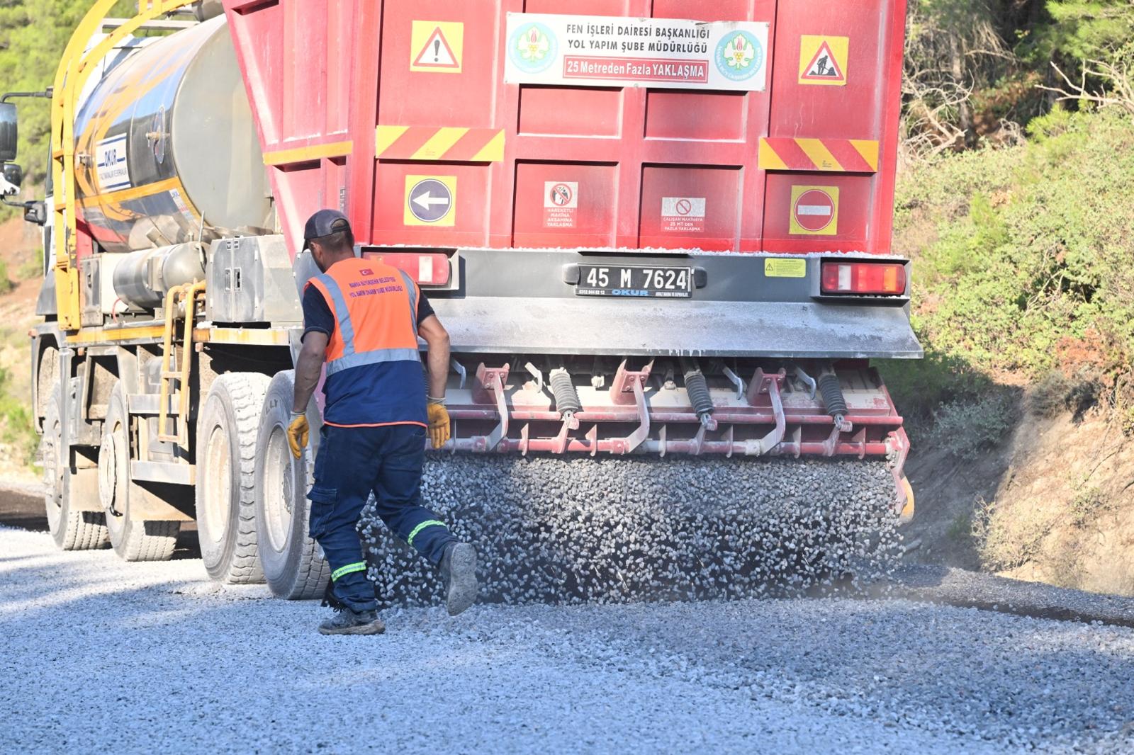  İlçenin Yolları Güzelleşiyor