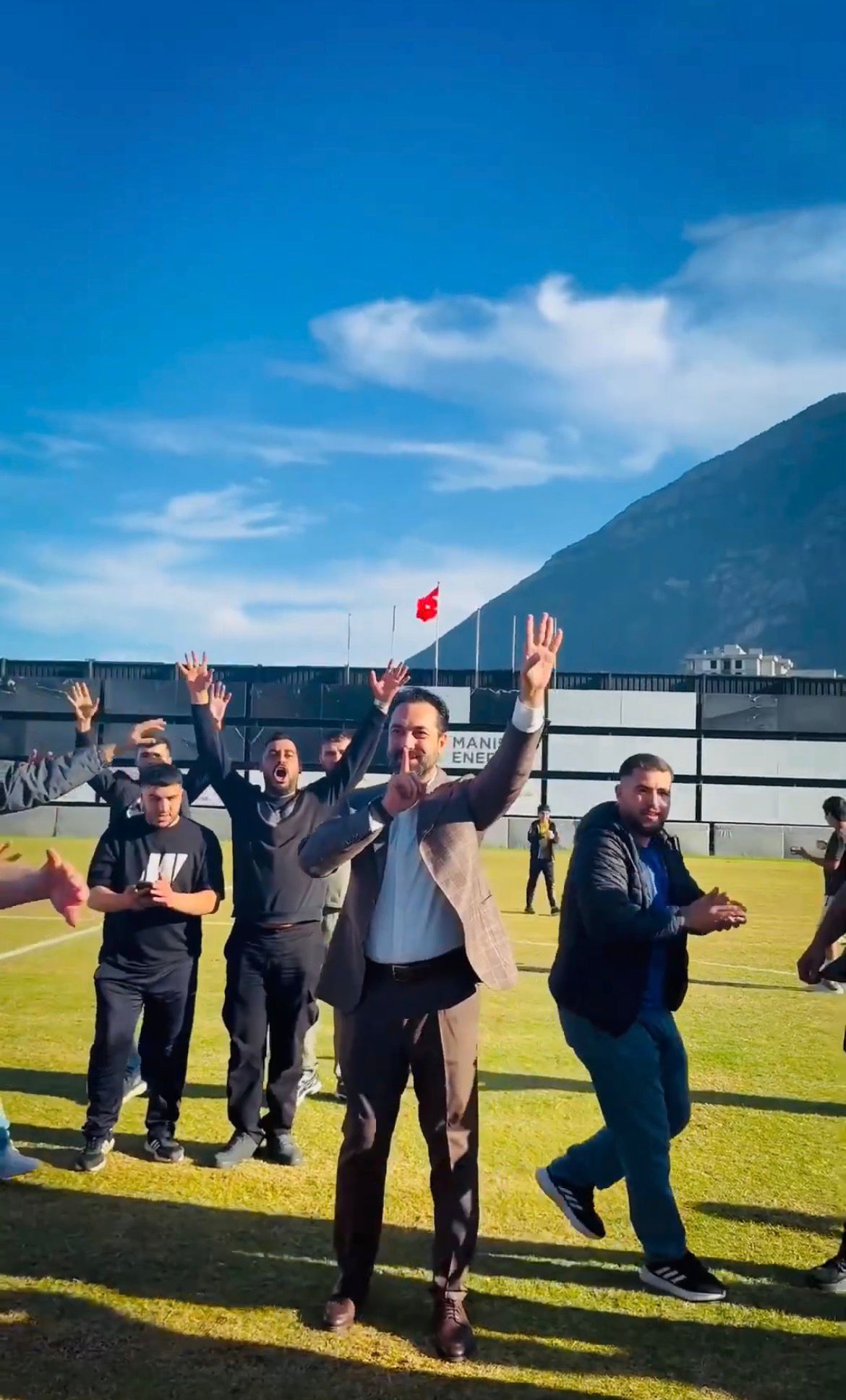 Galibiyet Üçlüsü Milletvekili Arınç’tan