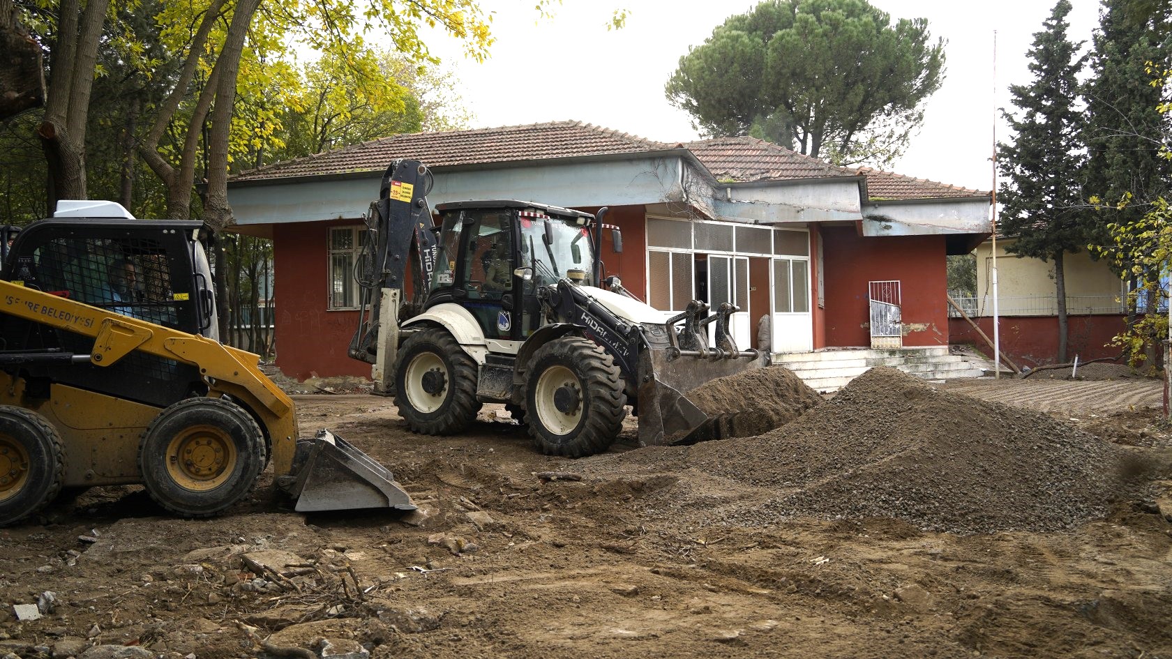 YUNUSEMRE EMEKLİ KAFE ÇALIŞMALARI BAŞLADI