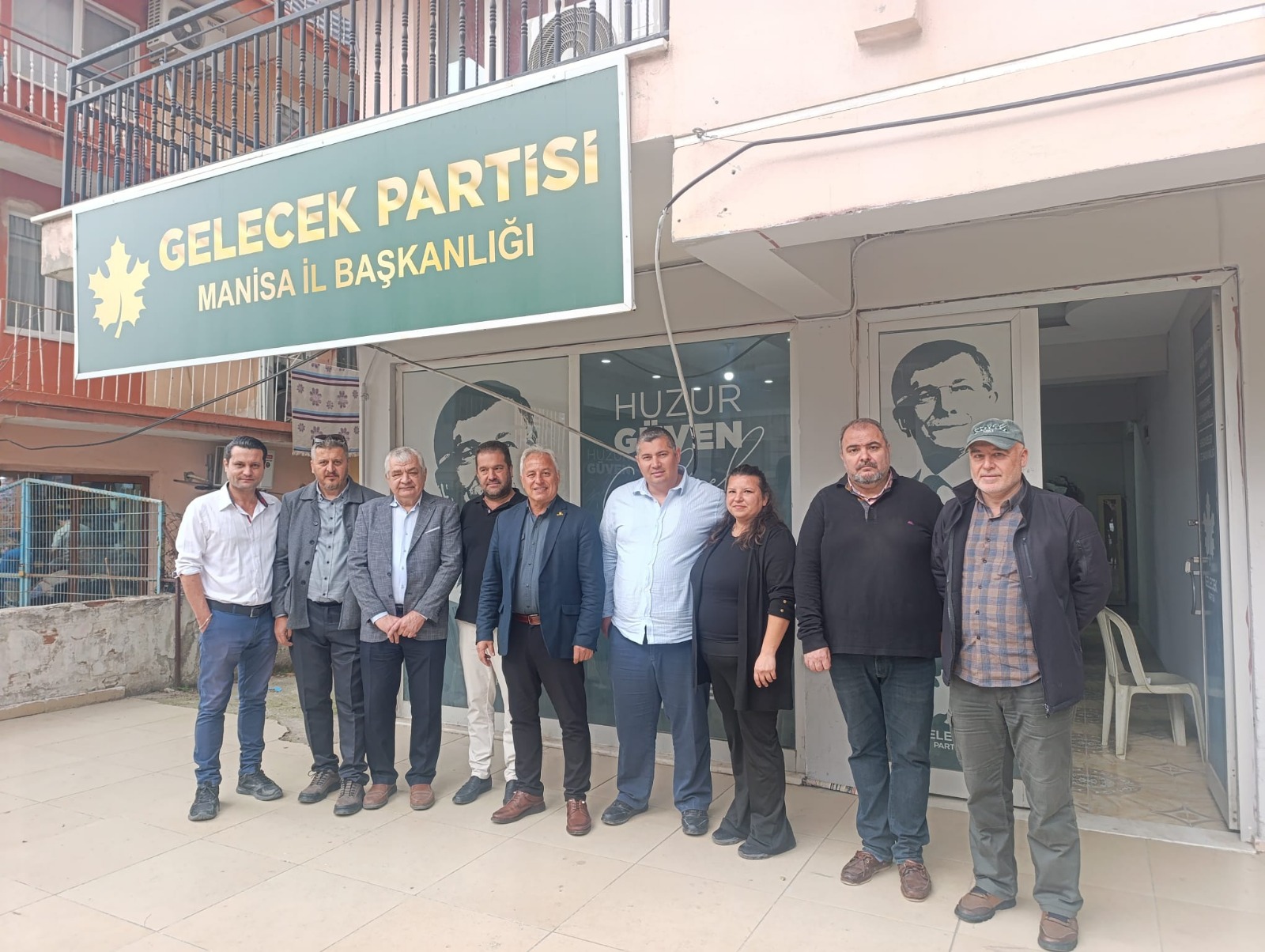 Gelecek Partisi Yunusemre 3. Olağan Kongresi’nde Cihan Geçmiş yeniden başkan seçildi