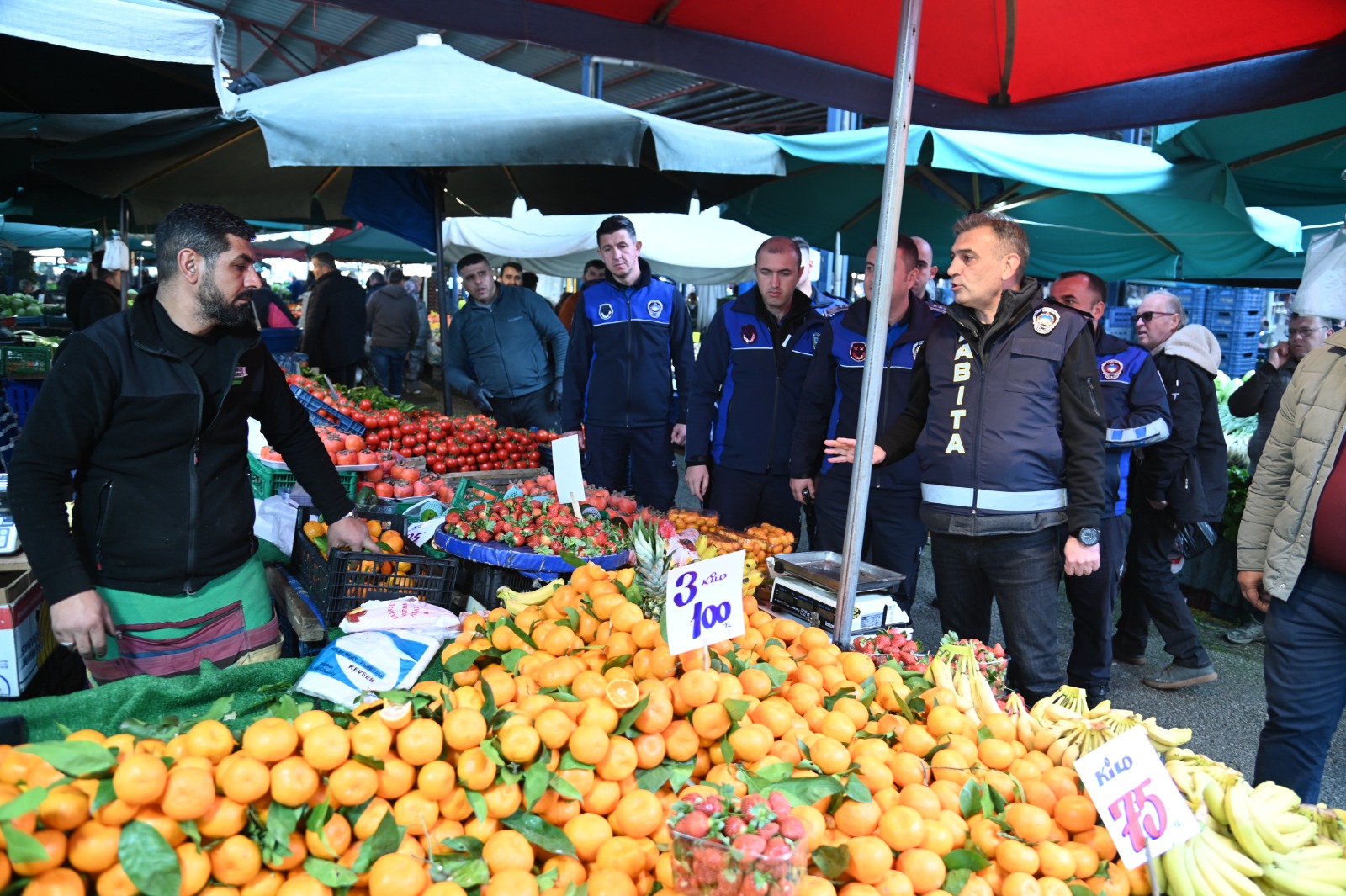  Perşembe Pazarı’nda ‘Hoş Geldin Masası’ Hizmete Girdi
