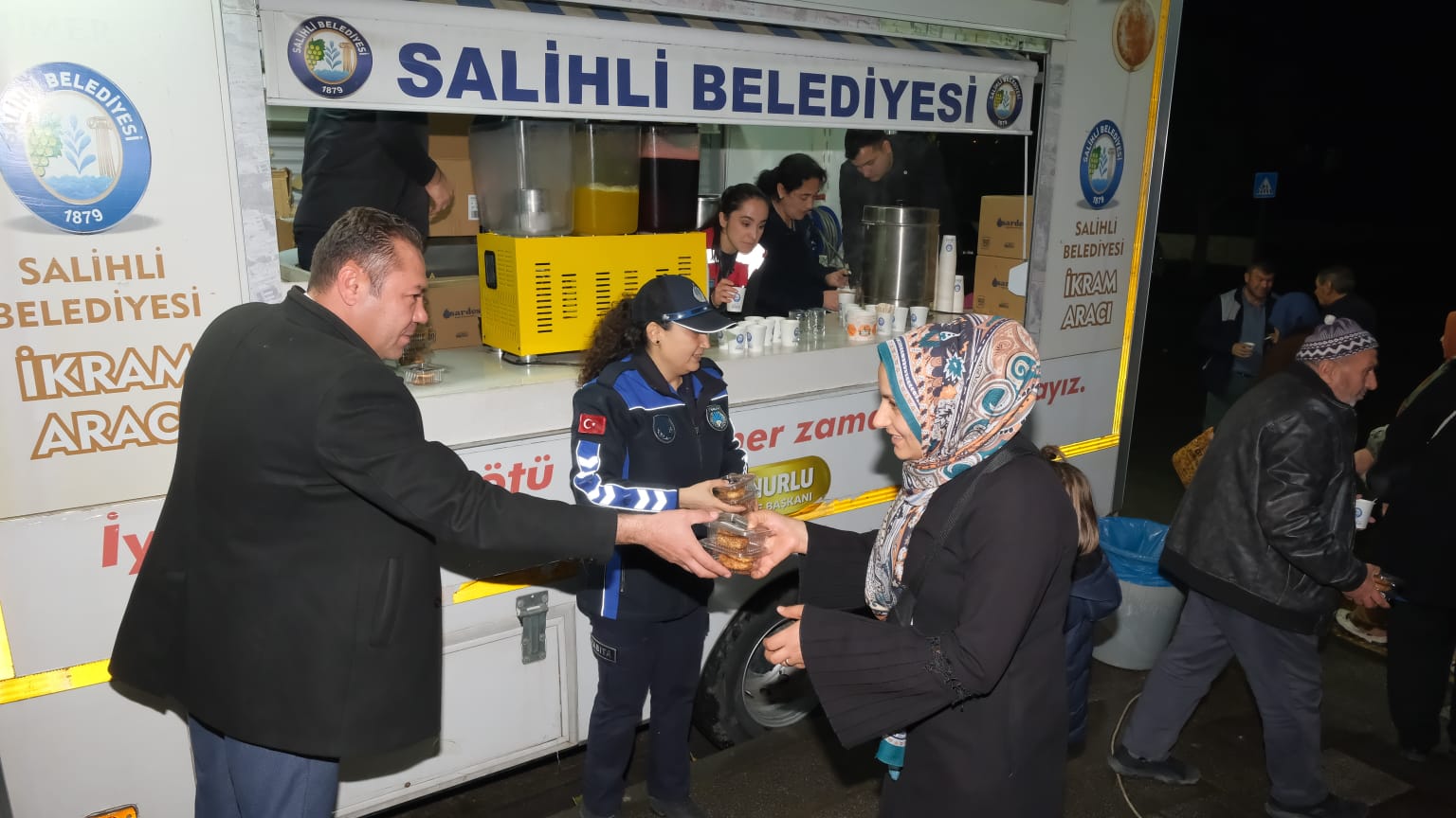 Regaip Kandili’nde Salihli’de Camilerde Kandil Simidi İkramı Yapıldı