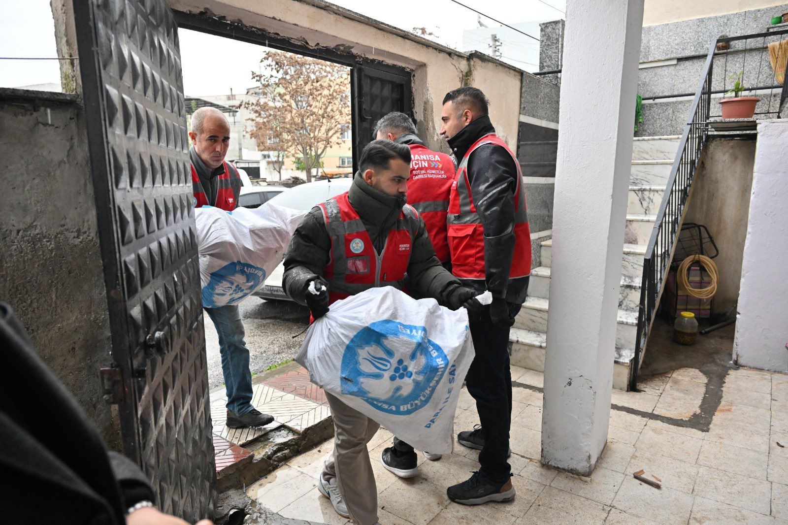 Manisa Büyükşehir Belediyesi’nden Kış Öncesi Destek
