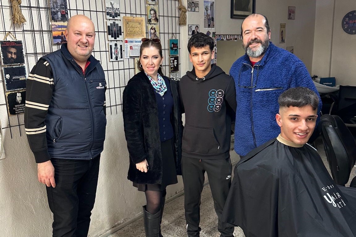 Manisa’da Ecerbilgiç’ten esnaf ziyaretleri hız kesmiyor