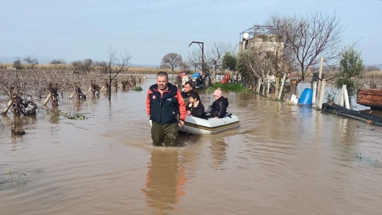 Manisa’da Kuvvetli Yağışlara Karşı Tüm Kurumlar Teyakkuzda