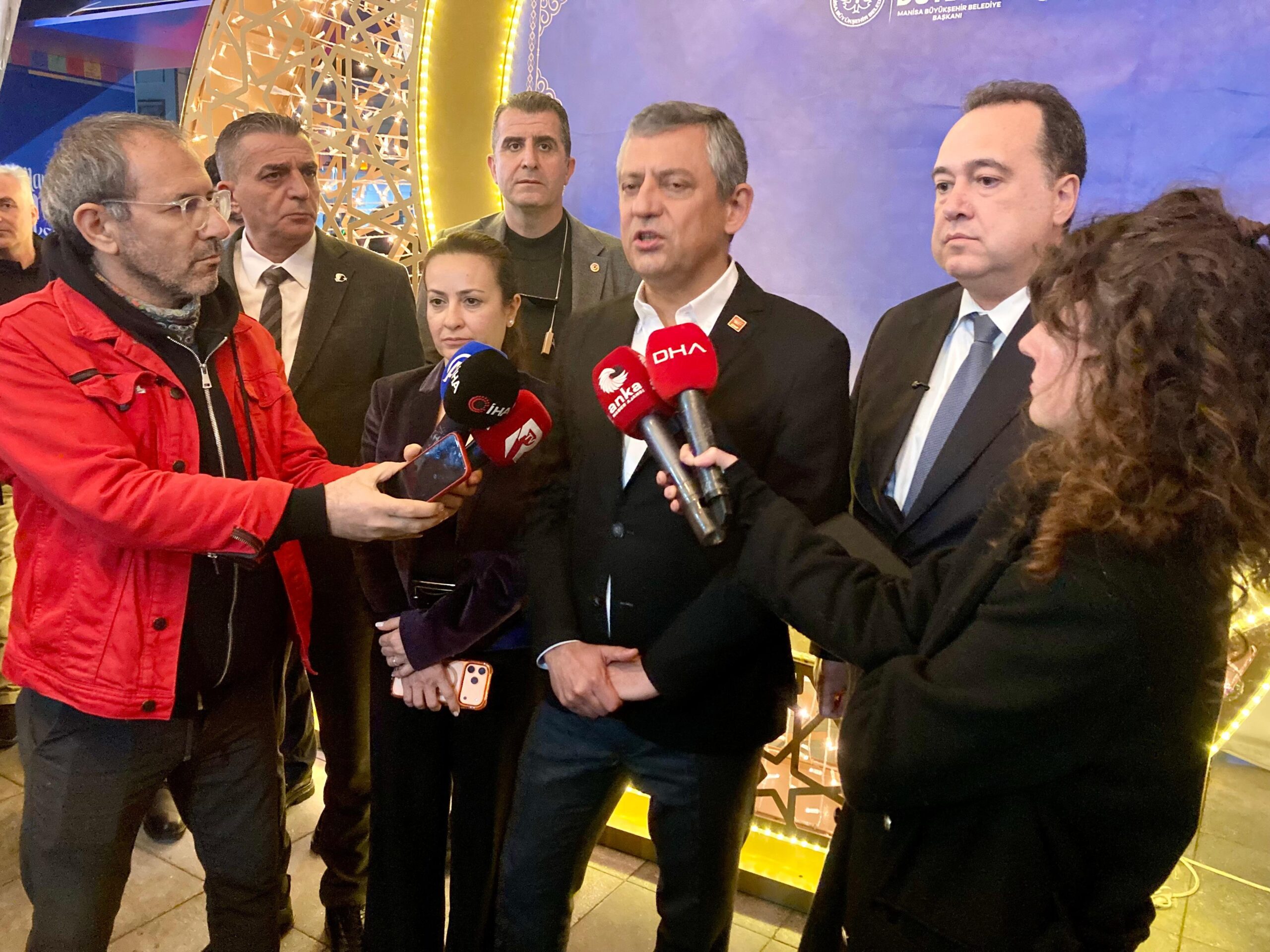 CHP Genel Başkanı Özel’den memleketi Manisa’daki iftar sonrası çarpıcı açıklamalar….