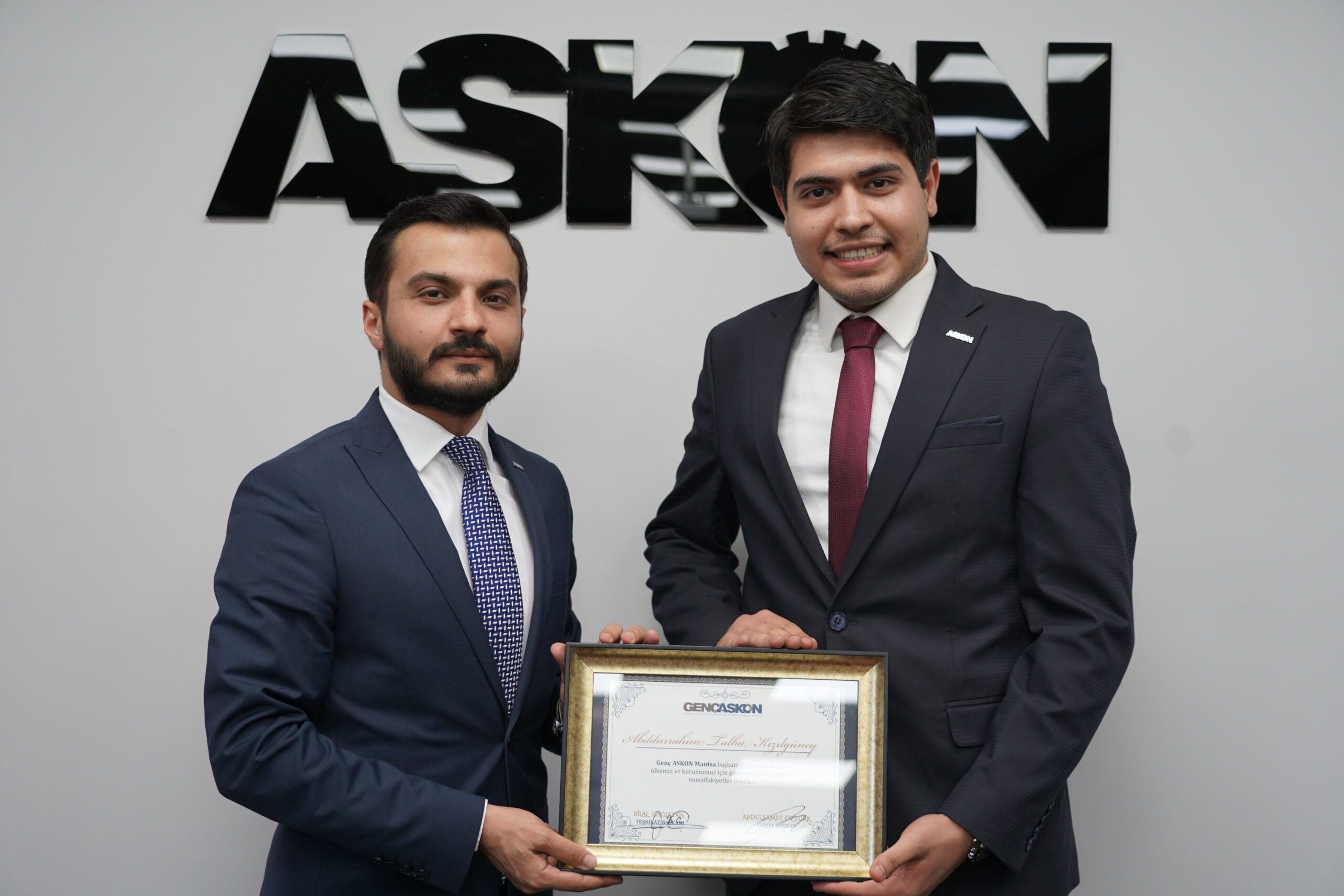 19 yaşında Genç Askon Manisa Şube başkanı oldu