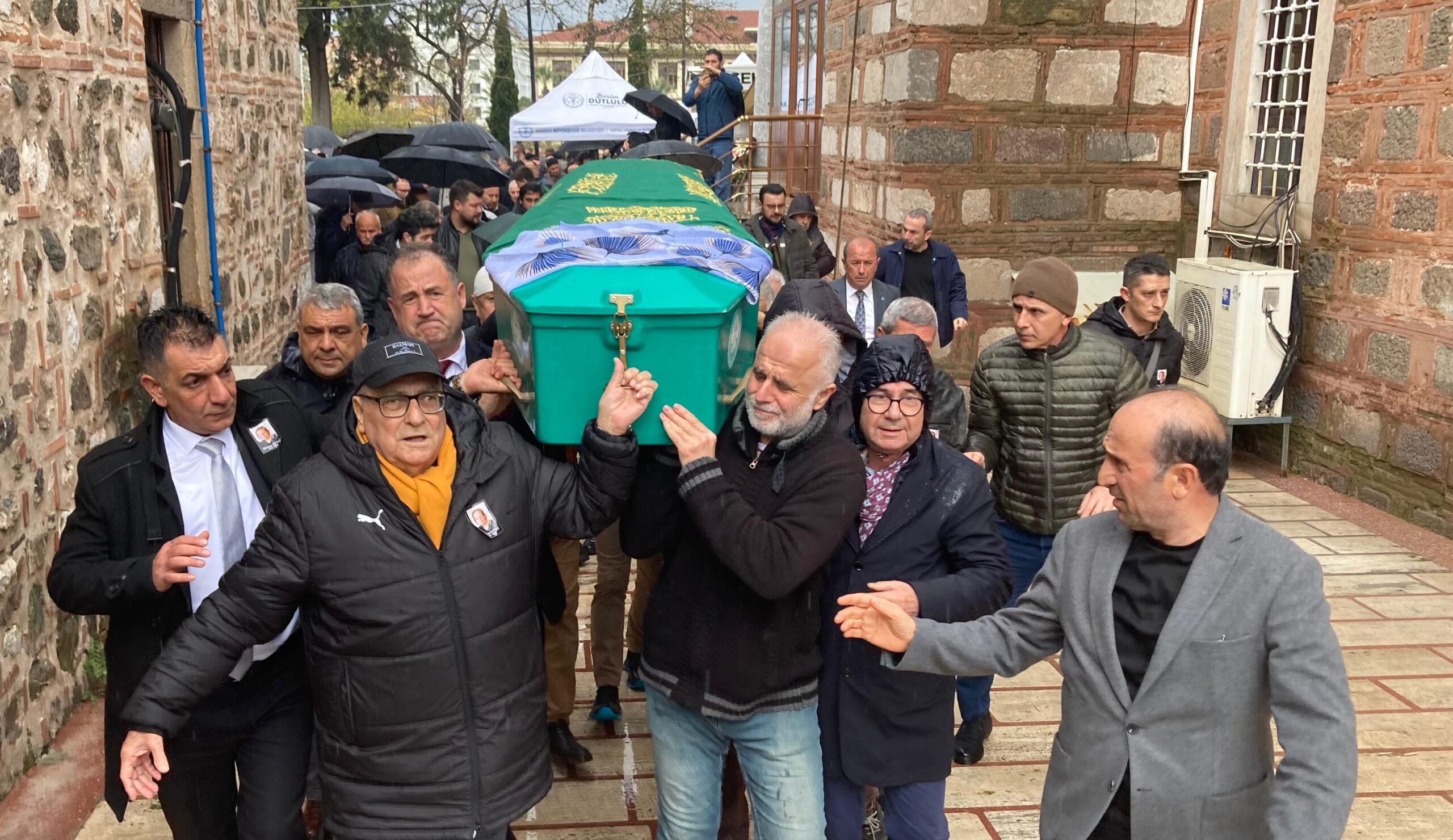 Manisa GCM Onursal Başkanı Ertuğrul Aytaç, Hayat Arkadaşını, Manisalılar Nermin Ablasını Sonsuzluğa Uğurladı